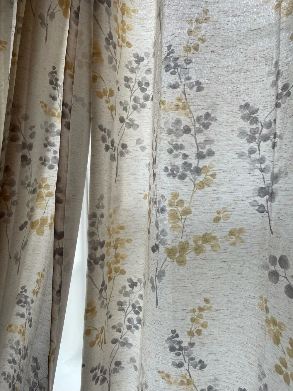 2 Floral Light Filtering Curtain Panels 98x56.